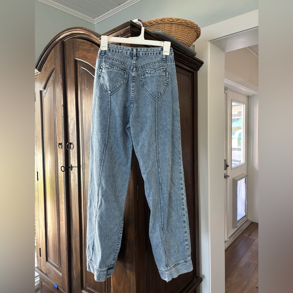 High rise wide leg heart pocket jeans with seam in back size XS